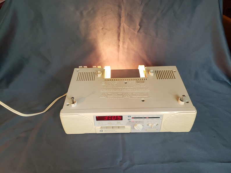 Ge Spacemaker Am Fm Radio Clock Light Music Cassette Player Etsy