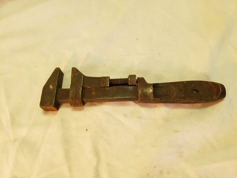 L Coes 8 12 Vintage Antique Adjustable PipeMonkey Wrench Missing wood handle
