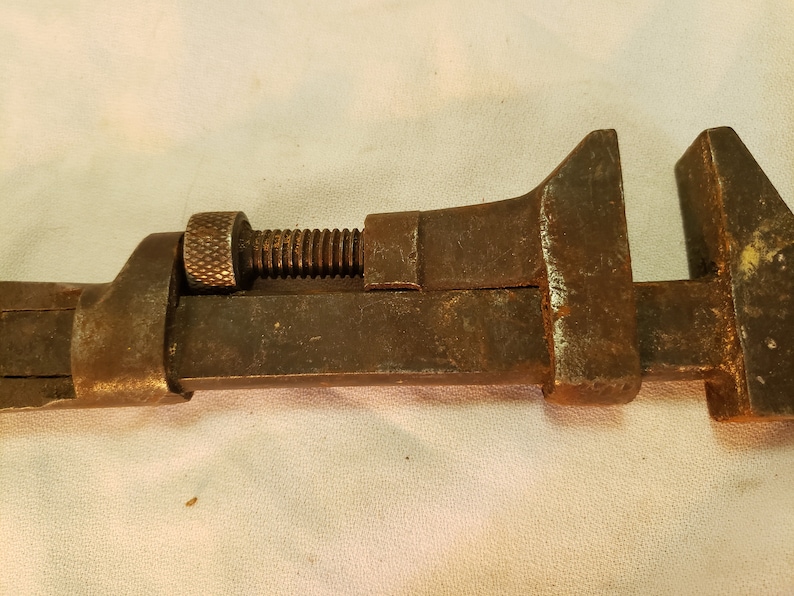 L Coes 8 12 Vintage Antique Adjustable PipeMonkey Wrench Missing wood handle