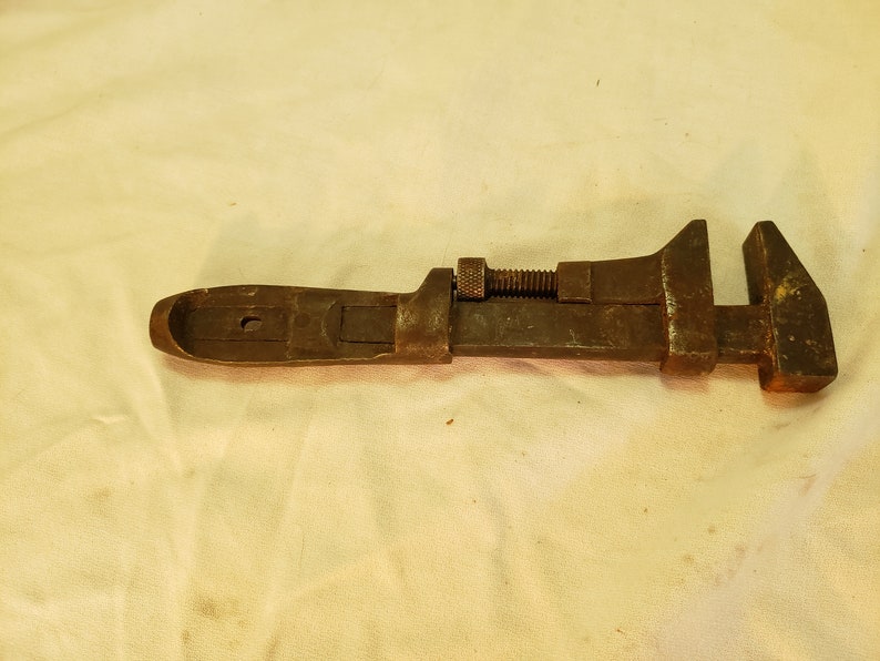 L Coes 8 12 Vintage Antique Adjustable PipeMonkey Wrench Missing wood handle