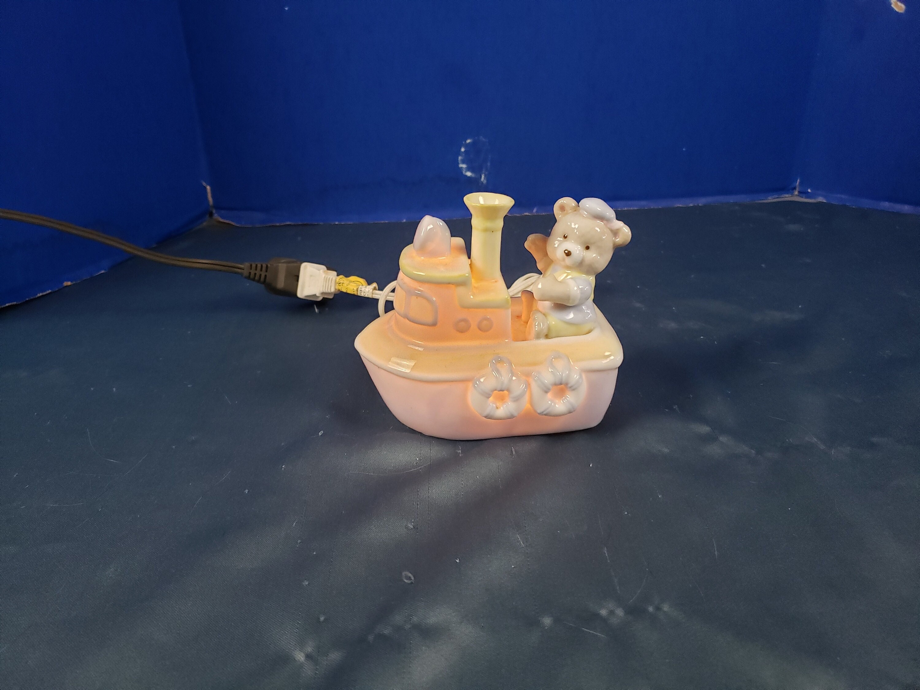 Vintage Ceramic Lamp Night/Light Bear and Tugboat 5" Tall x 5"
