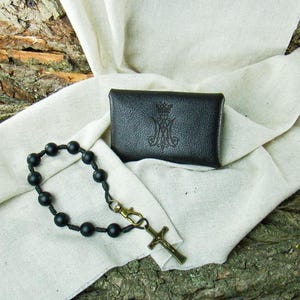 Rosary Pouch Compact Bag Handmade Brown Leather Rosary Pouch Catholic Prayer Bag for Men Unique Rosary Bead Holder Baptism Leather Accessory
