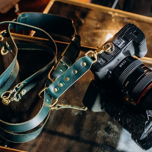 Gift for Photographer, Leather Camera&#39;s Belt, Leather Camera Strap, Camera Strap, Green Leather Camera Strap, Gift for her