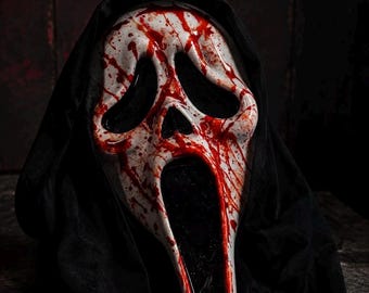 Máscara de Ghostface de los 90 con salpicaduras de sangre realistas / Disfraz de terror sangriento con aroma a vainilla (Edición clásica)