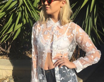 Vintage organza embroided off white long sleeve blouse