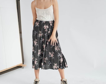 Vintage 80s Pleated Light Floral Midi Skirt in Black M