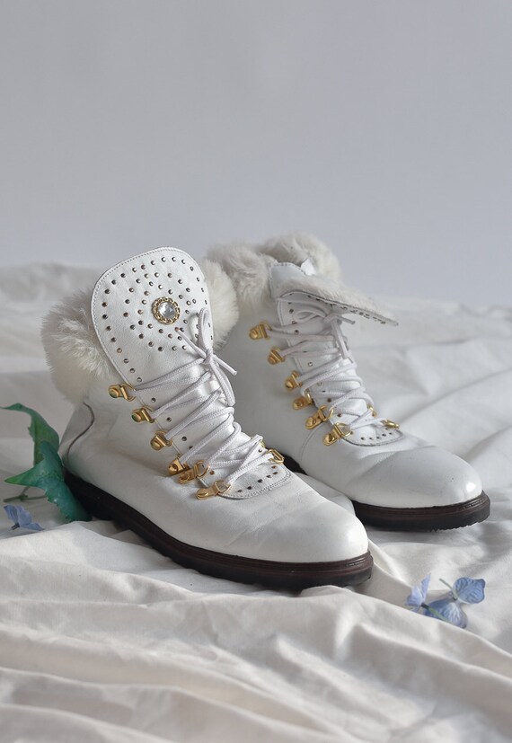 Vintage Faux Fur White Leather Lace Up Boots 80s