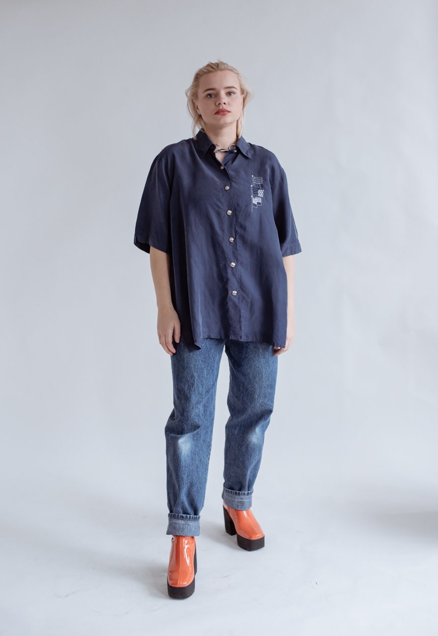Vintage Short Sleeve Boxy Fit Silk Shirt in Navy L - Etsy Vintage Short Sleeve Boxy Fit Silk Shirt in Navy L - Etsy