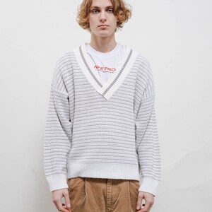 Men's white v neck jumpers uk deals