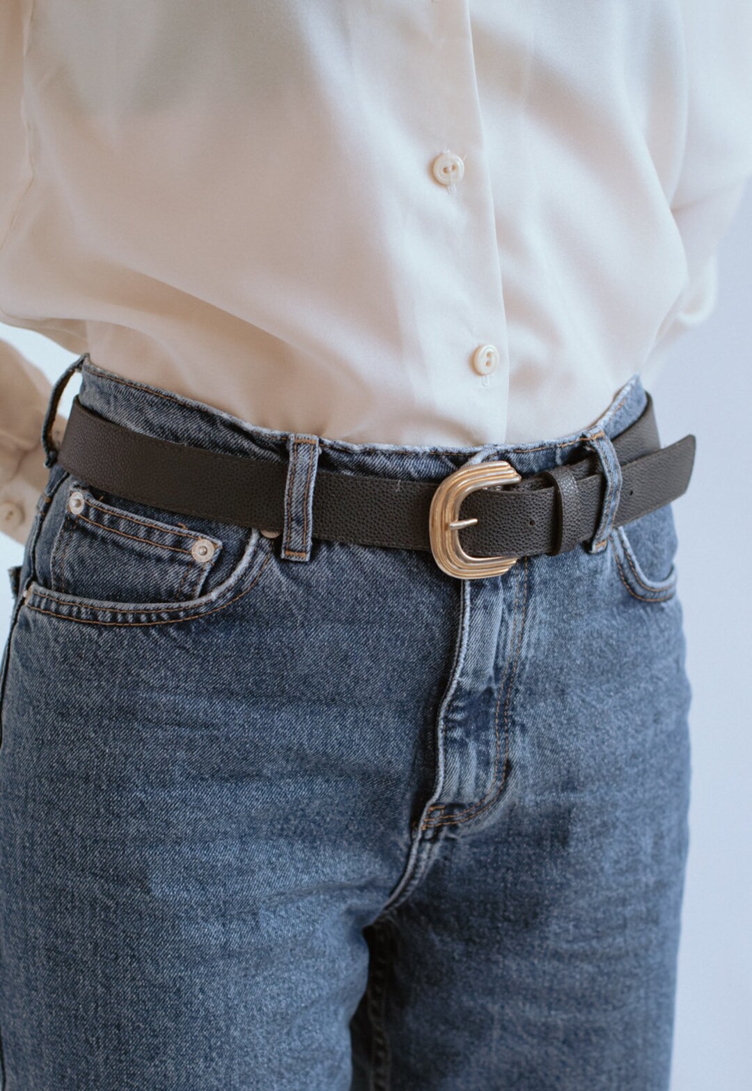 Vintage Engraved Buckle Pu Belt Solid Color Elegant Jeans Pants Belt  Outdoor Casual Thin Suit Belts For Women - Temu Austria