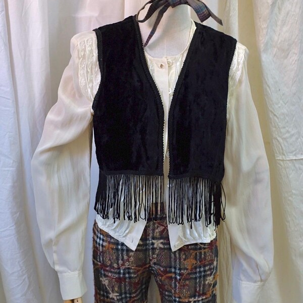 Vintage Boho Black Velvet Fringe Vest, Gispy Style Crop Black No Closure Vest