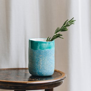 Blauw met blauwgroene top keramische handgemaakte mok / kopje voor thee en koffie. Beste cadeau of cadeau idee. Woondecoratie afbeelding 3