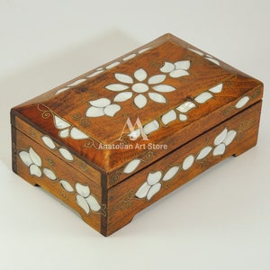 Personalized jewellery box, Jewelery chest, Wooden jewelry box, Mother of pearl inlaid box, Christmas gift, Personalized gift, Watch Box