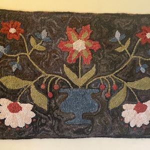 Rug Hooking Kit or Pattern "Poppy's Floral", primitive rug hooking, floral design, rug hooking kits
