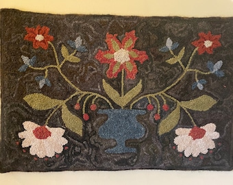 Rug Hooking Kit or Pattern "Poppy's Floral", primitive rug hooking, floral design, rug hooking kits