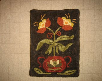 Rug Hooking Kit or Pattern, Small Bean Pot, 14"x8", primitive rug hooking