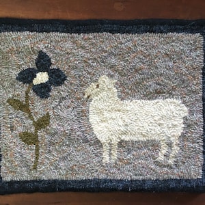 Rug Hooking Kit or Pattern "Charlotte", 14"x10, primitive rug hooking, great for beginners