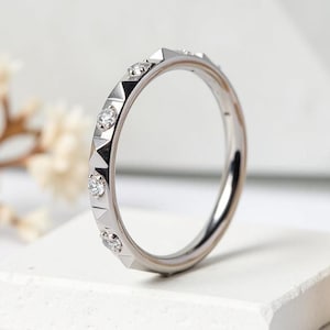 Implant Grade Titanium Hinged Segment Hoop Ring With CZ Between Pyramid Cut Studs for Ear Piercings