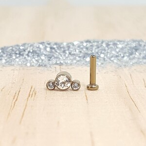 3 Circonitas Cristal en Bisel y Poste Labret de Titanio Bronce para Piercing de la Oreja : Helix - Tragus - Conch