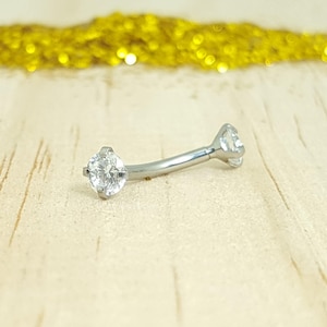Zirkonia met gebogen staafje van gepolijst titanium - piercingsieraden