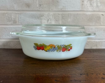 Vintage Anchor Hocking 433 Casserole Dish - Nature's Bounty Fruit Pattern with Clear Lid