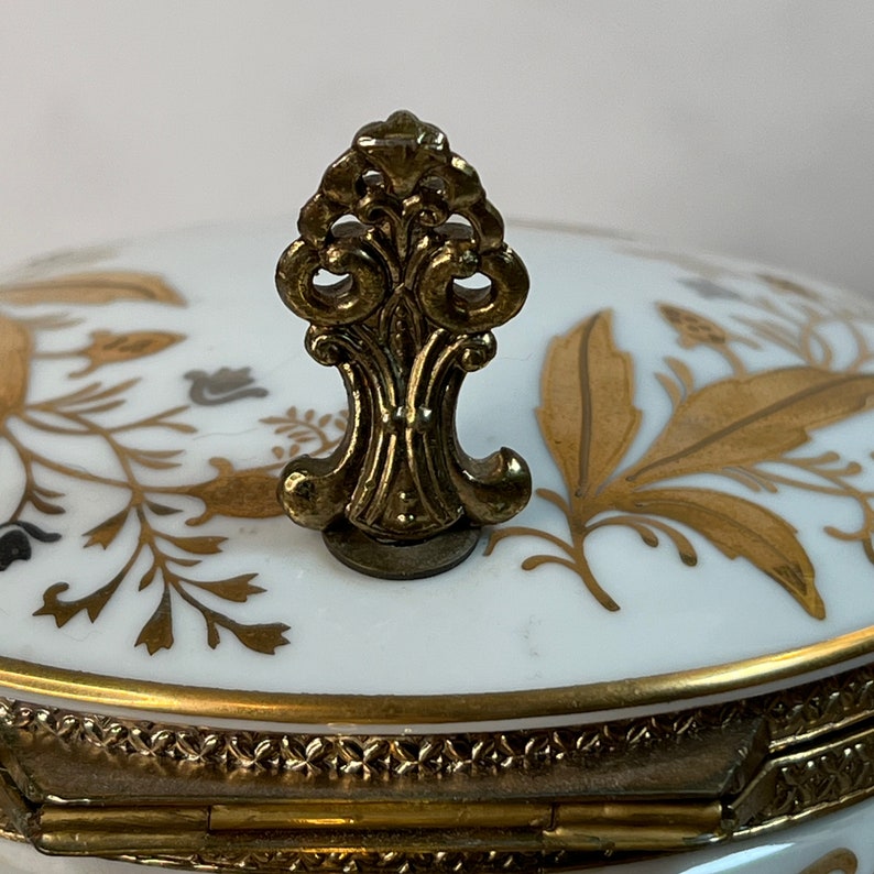 Vintage Silent Butler Crumb Catcher w/ Gold Leaf Design Portable Individual Serving Dish image 8