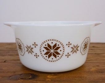 Vintage Pyrex 473 Cinderella Town & Country Brown Snowflake 1 qt Round Casserole Dish