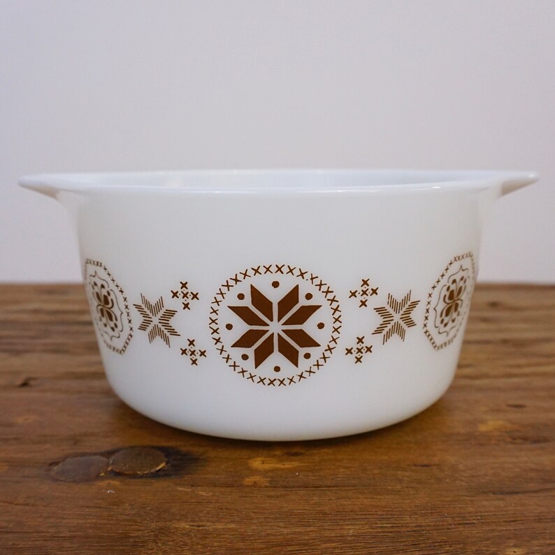 Vintage Pyrex 473 Cinderella Town & Country Brown Snowflake 1 qt Round Casserole Dish image 1