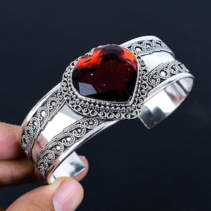 Hjärtgranat armband i sterlingsilver, justerbar öppen manschett