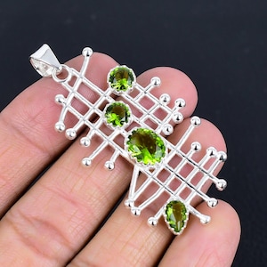Peridot Gemstone Pendant-925 Sterling Silver Pendant-Handmade Jewelry-Stylish Pendant-Peridot Silver Pendant Christmas Gifts For Love