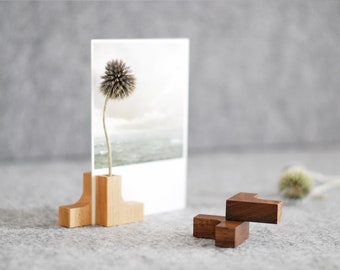magnetic photo stand & postcard holder