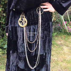Cartera de cadena mujer, cadena de pantalón con llaves cruzadas, joyería de llave, llavero de Hecate, cadena de cinturón Witchy, falda de cadena de cuerpo, joyería de cadena de cuerpo