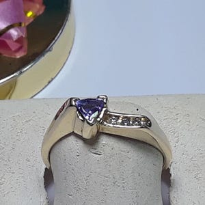 Estate .30ctw Natural Trillion Tanzanite & Diamond 14Kt Y/Gold Band Ring #20453