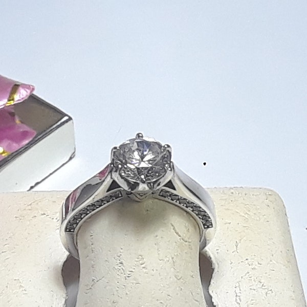 Estate 1.3ctw Rd Solitiare & side accent CZ Sterling Silver Engagement Ring18856