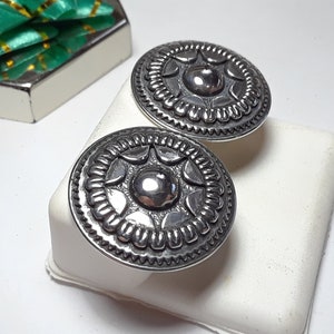 Estate 7/8&quot; Diameter Ball center & bead edge Sterling Silver Sheild Earring16904