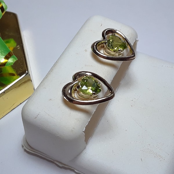 Estate .75ctw Natural Heart Cut Peridot lightWeight 10Kt Yellow Gold JCM Earrings#15109