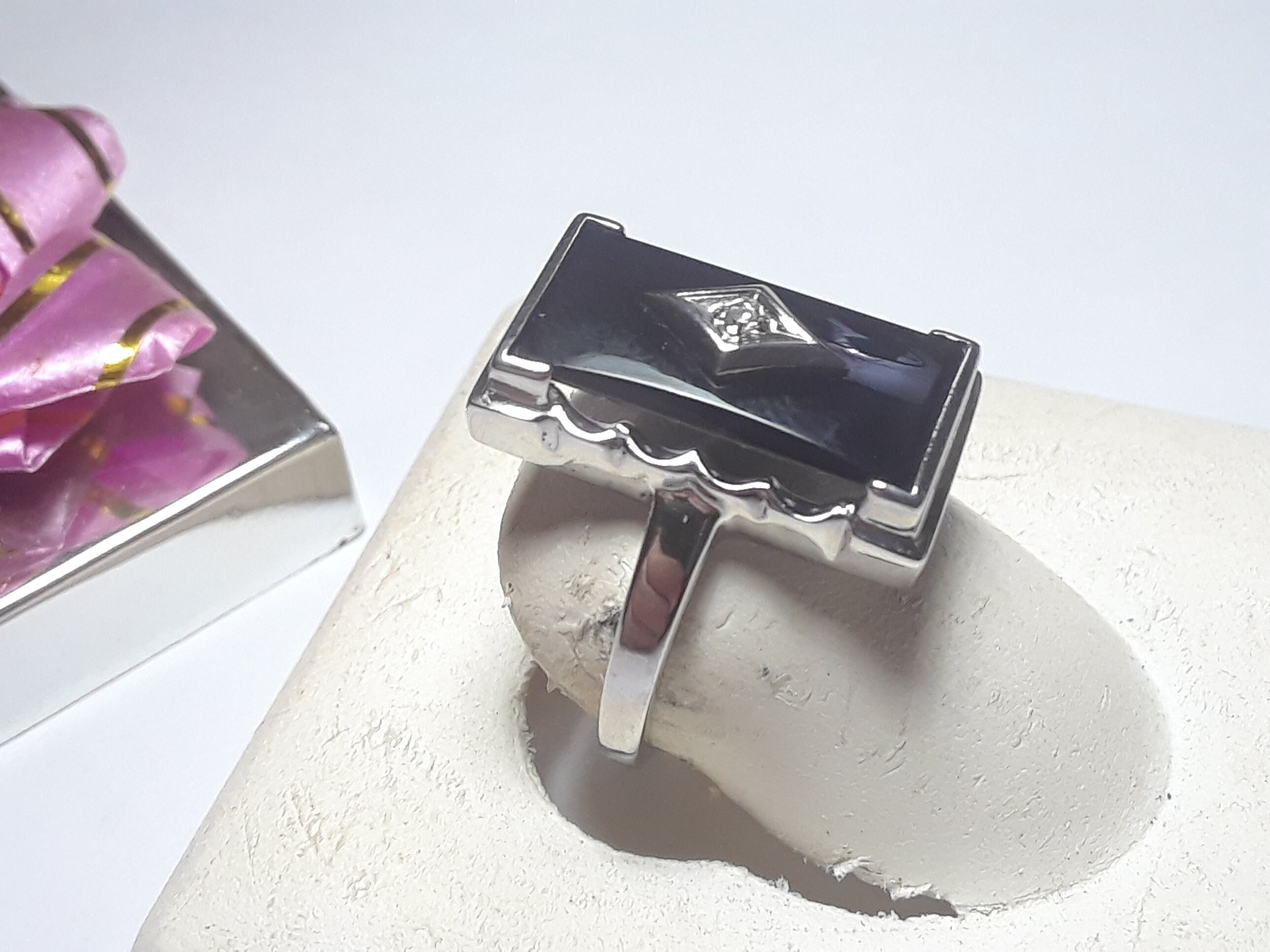Vintage Rectagular Fancy Top Onyx with Natural Diamond 10Kt White Gold Ring16031