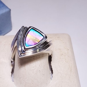 Estate angled Chevron cut Mother of Pearl Sterling Silver offset S-7.25Ring24821