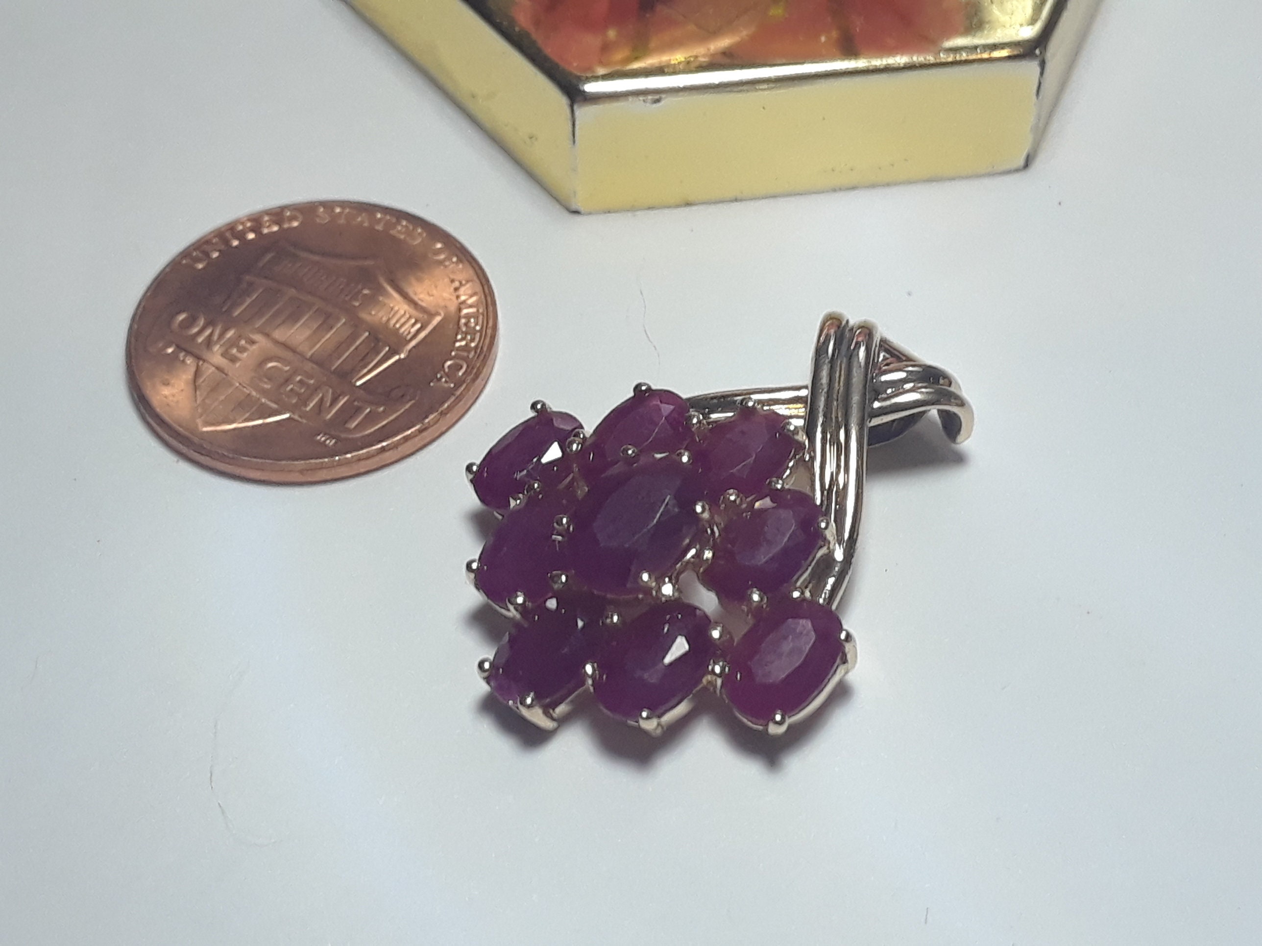 置物 Ruby Estate 5.00cttw Natural Oval Ruby Large Cluster 