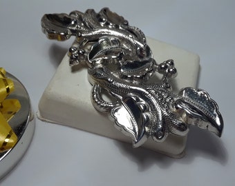 Vintage Leaves, Vine & Grapes detailed Sterling Silver 19 gram Pin Brooch #10907