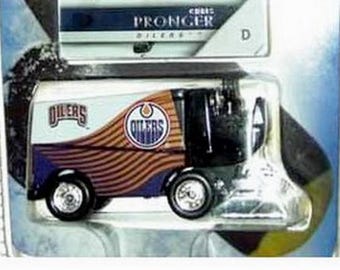 Edmonton Oilers 2005-06 Diecast Zamboni w/Player Card NHL New in Package - Chris Pronger Card