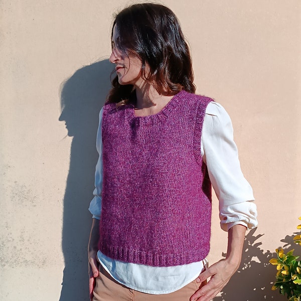 VEST knitting pattern - sleeveless basic top - beginner friendly level - bottom up - back and forth in rows - English and Italian