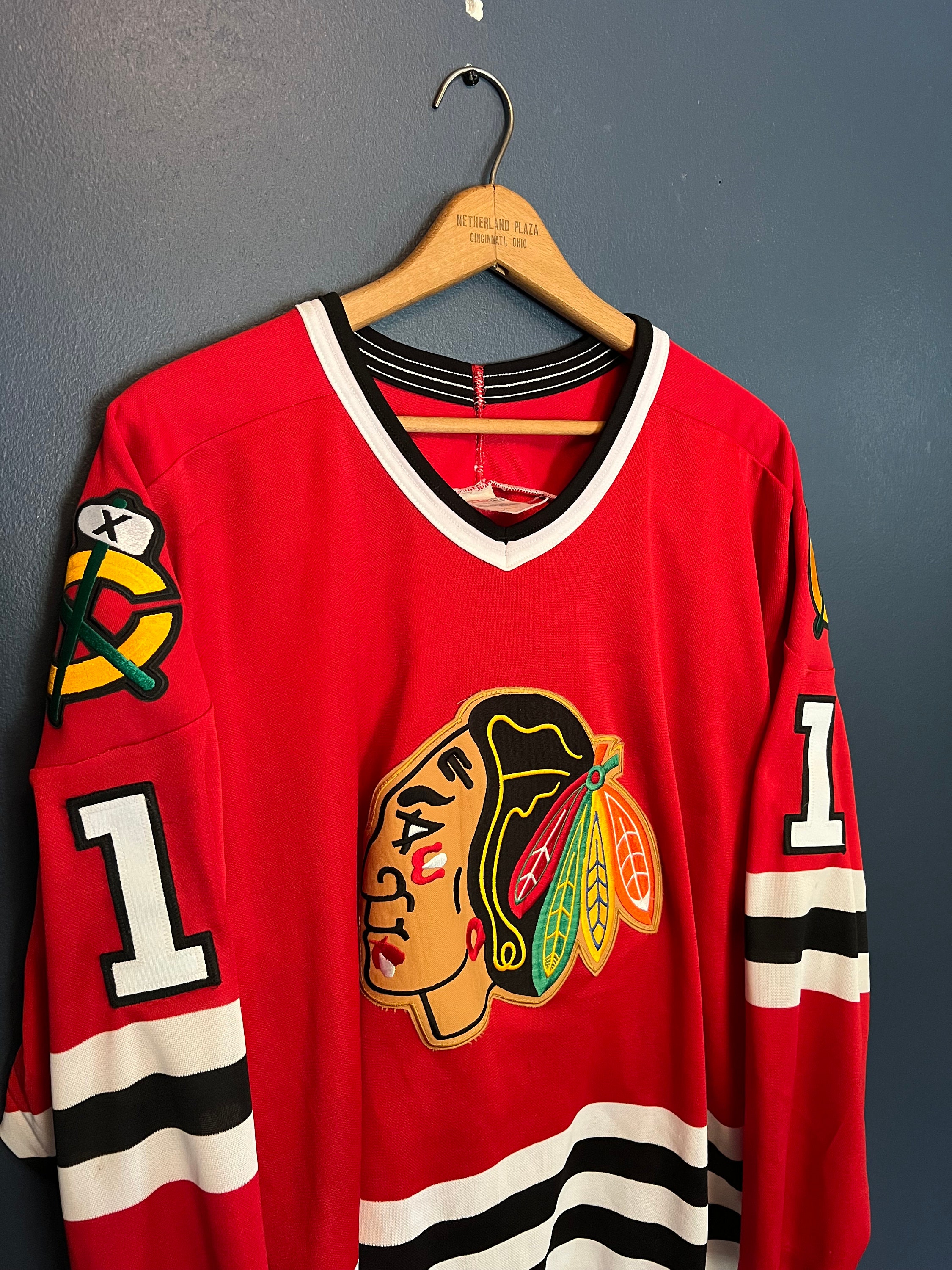  NHL Men's Chicago Blackhawks Retro Sport Jersey (Red, Medium)  : Sports Fan Jerseys : Sports & Outdoors