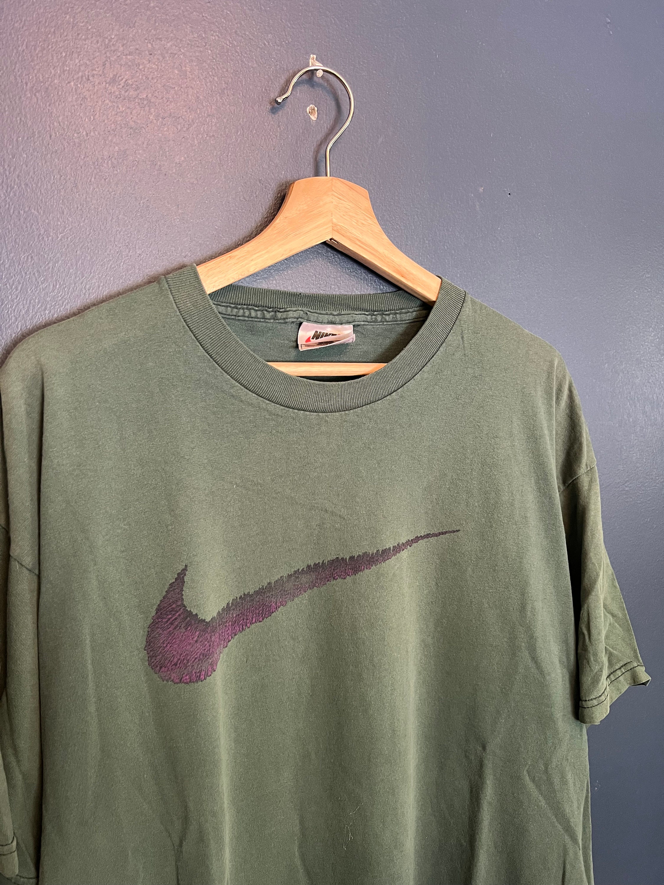 Vintage Nike Swoosh T-shirt Small Logo USA Retro 90s