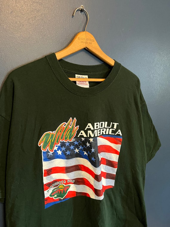 Vintage Y2K NHL Minnesota Wild Hockey USA Flag Te… - image 1