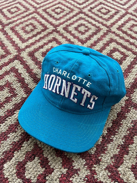 Shop Charlotte Hornets Vintage Cap Snapback online