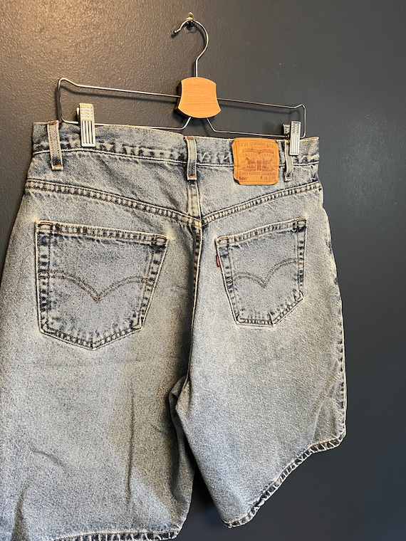 Vintage 90’s Levi’s 560 Denim Jean Shorts Size 34