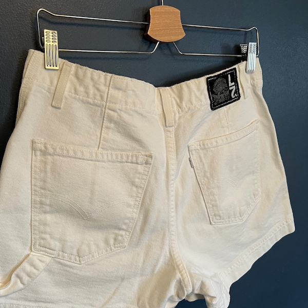 Vintage 90’s Levis L2 White Denim Jean Shorts Size Women’s 8