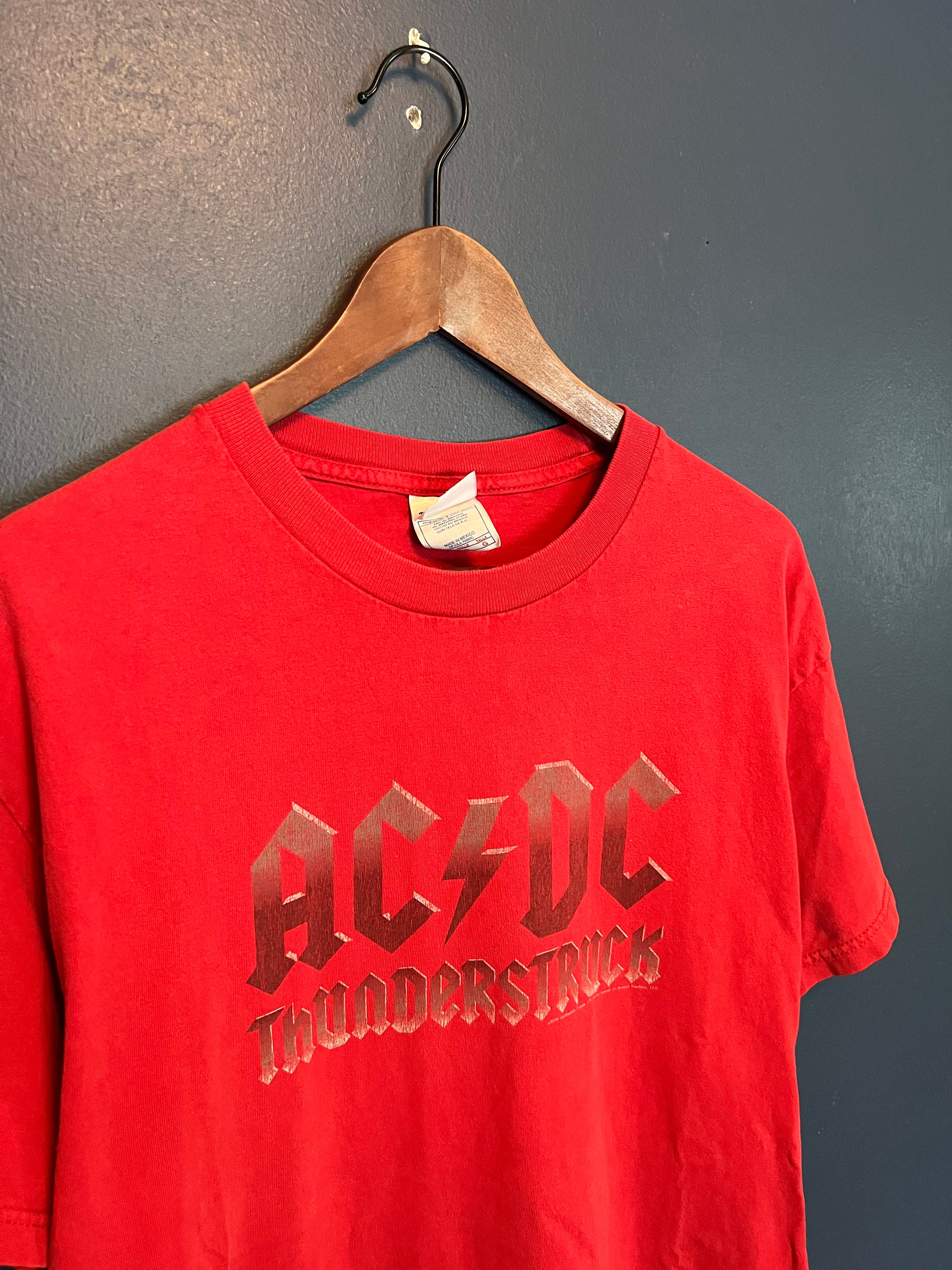 Ac dc hotsell thunderstruck t shirt