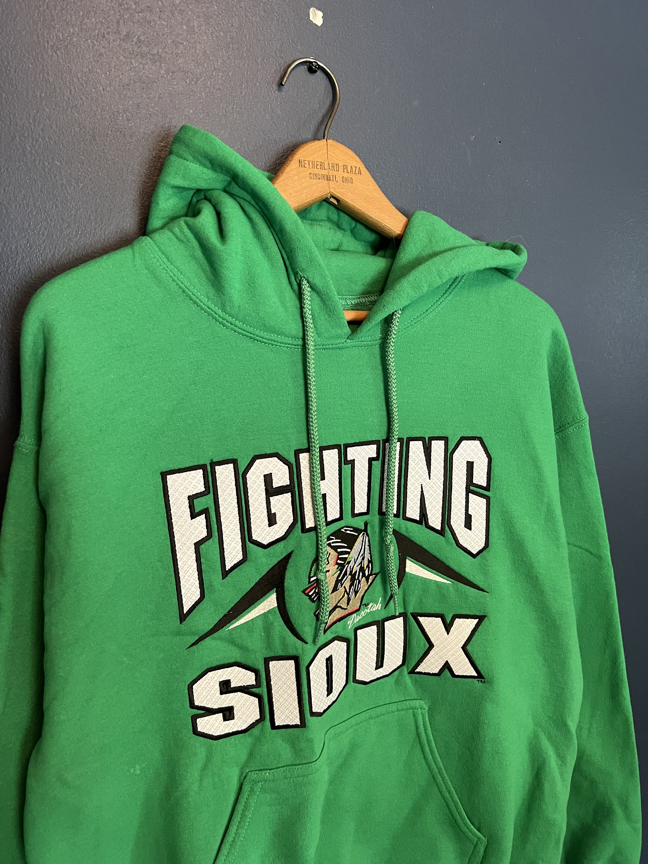 Fighting hotsell sioux hoodie